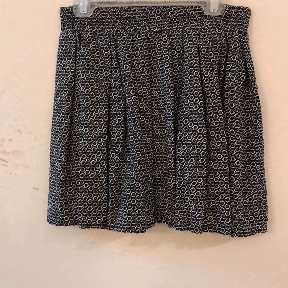 Brandy Melville Skirt - Black & White Floral